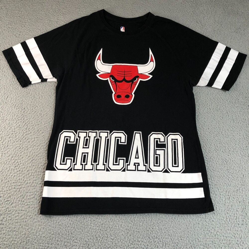 Chicago Bulls Shirt Large Black NBA Basketball Graphic Logo Spell Out Sportswear
